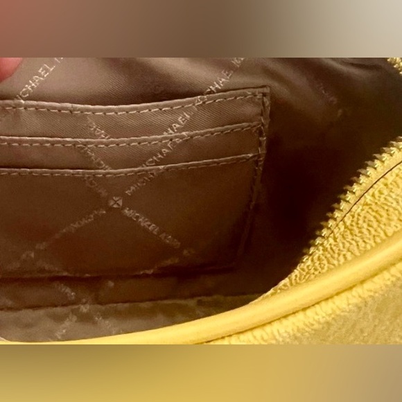 🎈Michael Kors Bradshaw Crossbody Camera Bag - Picture 10 of 10